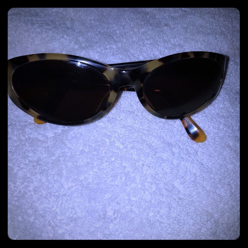 *SOLD*Enzo Angiolini Ladies Sunglasses